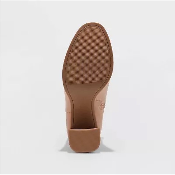 Never worn a new day target brand boots size 6 1/2 half - Picture 3 of 4